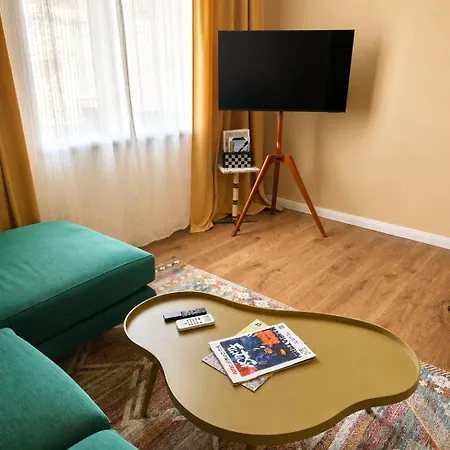 Cozy And Colorful In Center Апартаменты