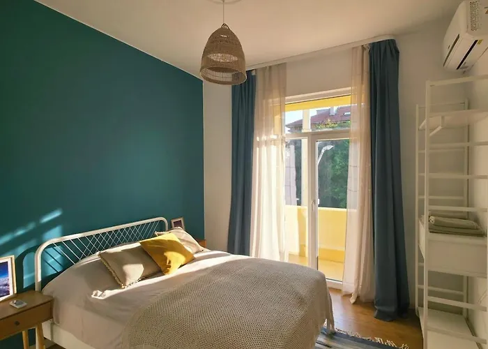 Cozy And Colorful In Center Lejlighed *