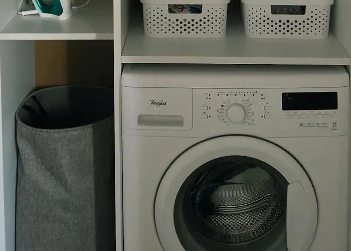 Cozy And Colorful In Center Apartment